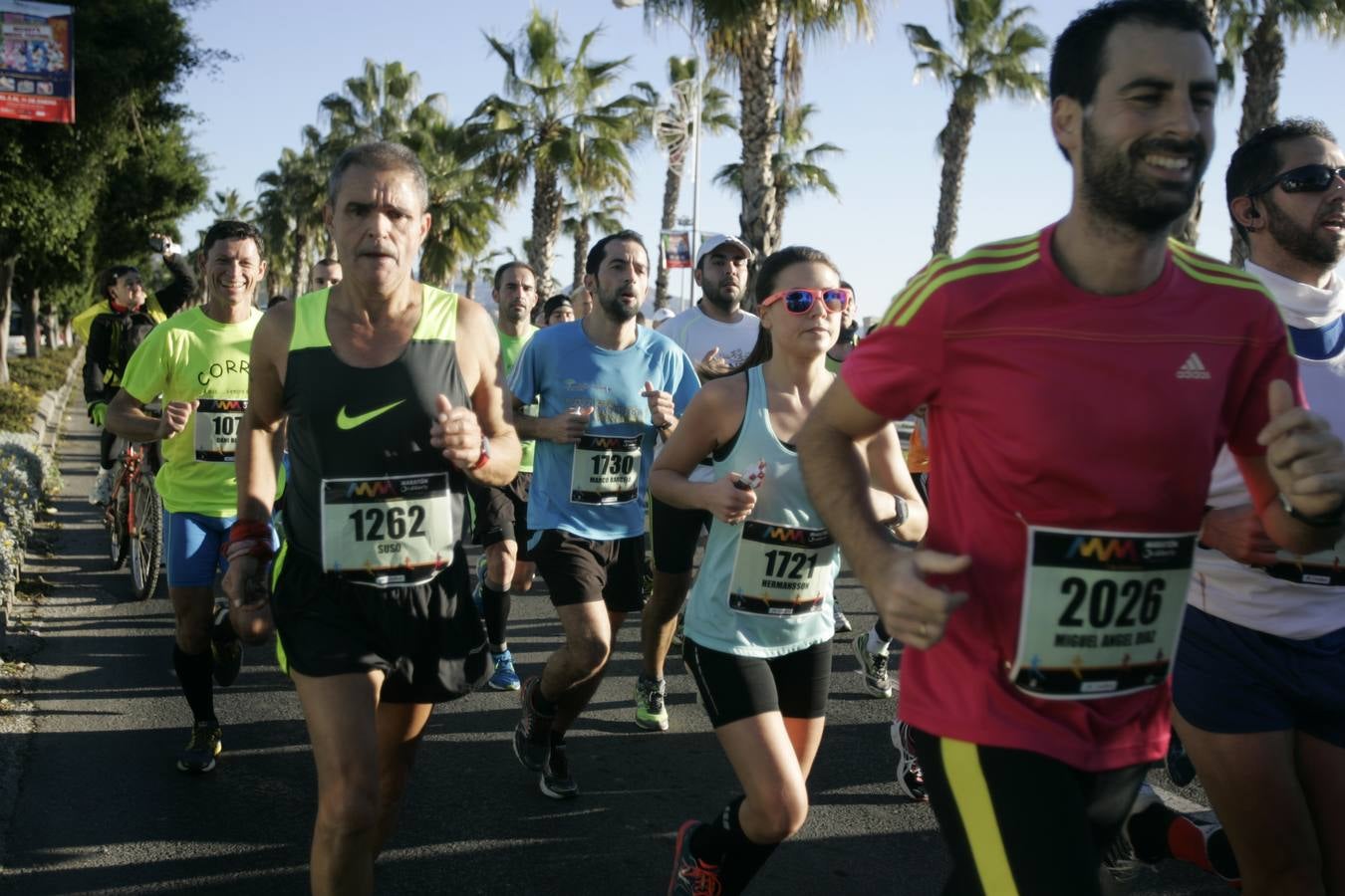 El V Maratón de Málaga a su paso por la calle Pacífico (III)