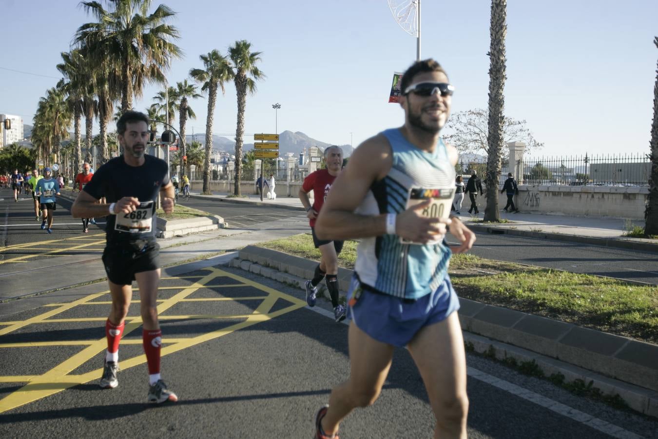 El V Maratón de Málaga a su paso por la calle Pacífico (III)