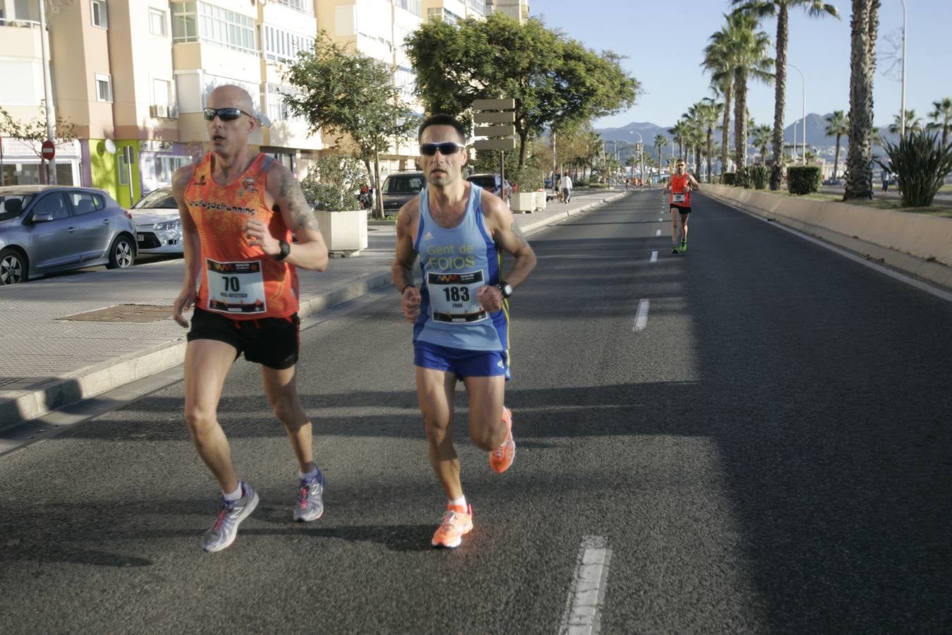 El V Maratón de Málaga a su paso por la calle Pacífico (II)