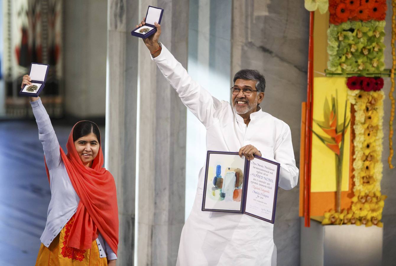 Malala Yousafzai y Kailash Satyarthi reciben el Nobel de la Paz. OSLO (NORUEGA). La adolescente paquistaní Malala Yousafzai y el presidente de la Marcha Global contra el Trabajo Infantil, el indio Kailash Satyarthi, han recibido este miércoles el Nobel de la Paz en el ayuntamiento de Oslo por su lucha por los derechos de los niños.