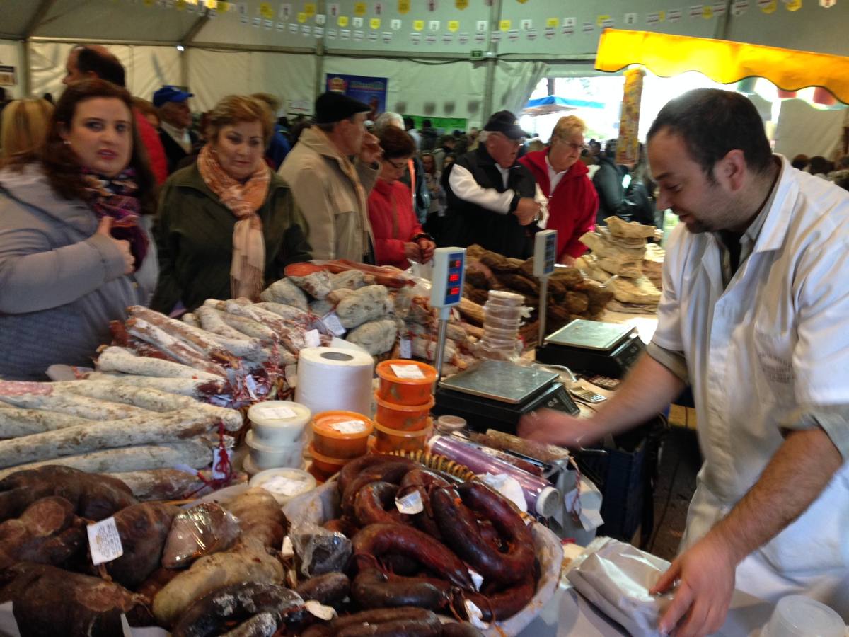 En imágenes, la XV edición de la Feria del Mosto y la Chacina de Colmenar