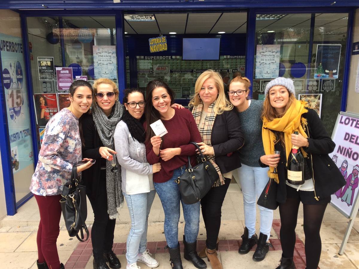 92845. 2º premio de la Lotería de Navidad. Saray compró este décimo en una Administración de Alhaurín de la Torre.