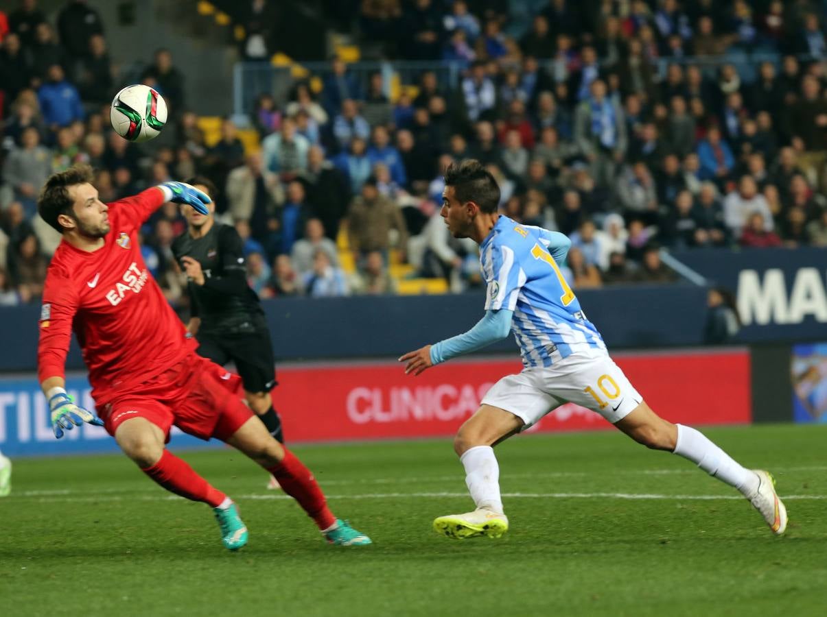 El Málaga vence al Levante 2-0