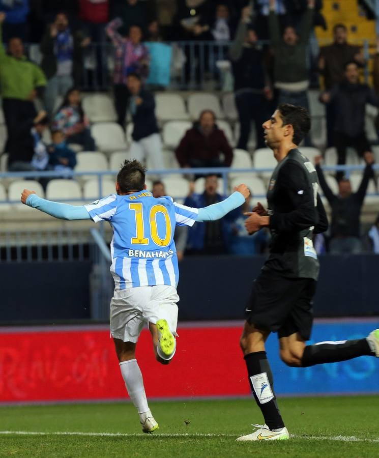 El Málaga vence al Levante 2-0