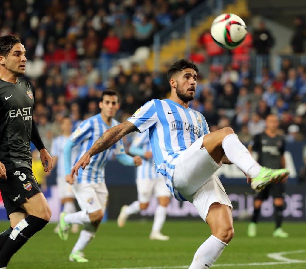 El Málaga vence al Levante 2-0