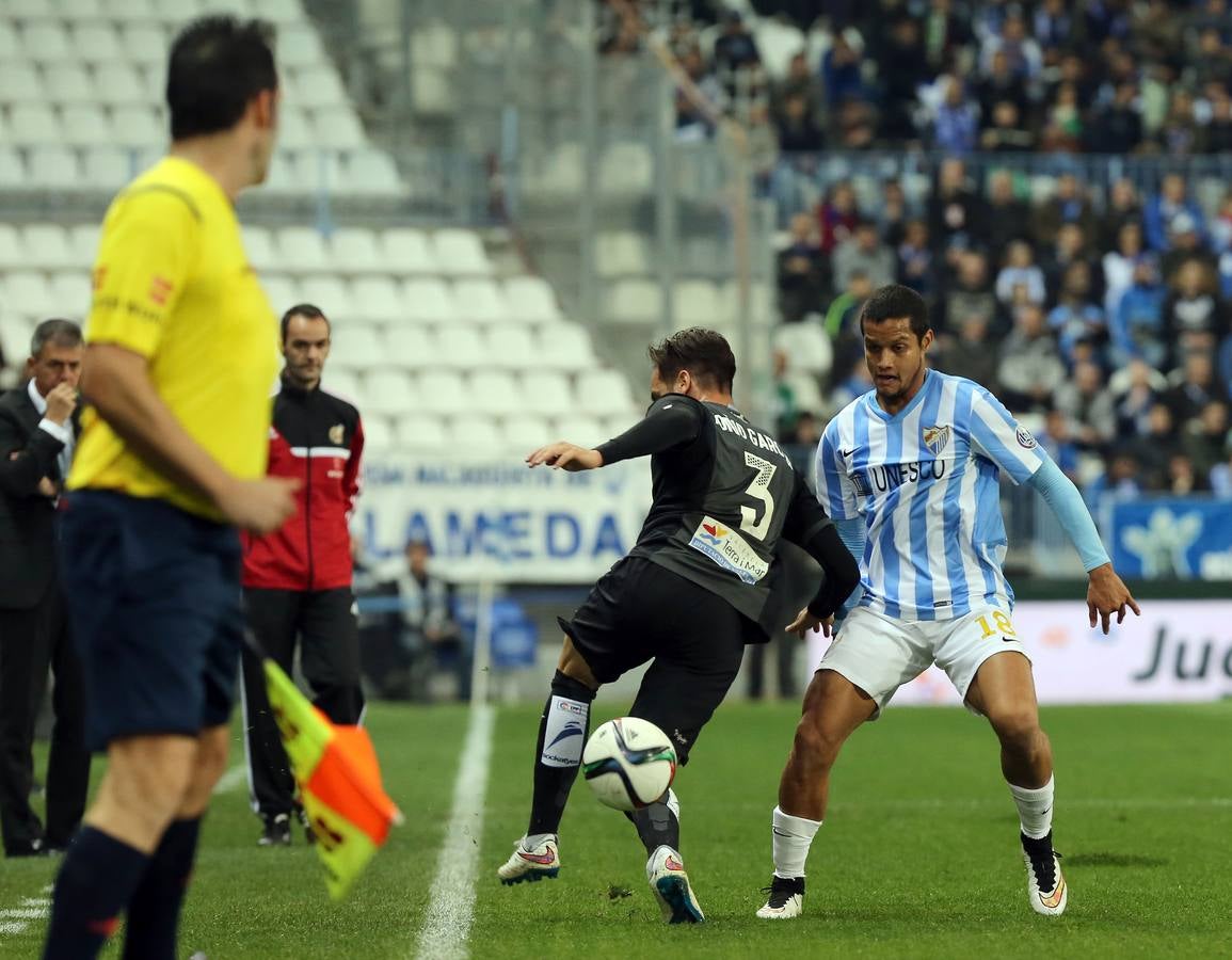 El Málaga vence al Levante 2-0