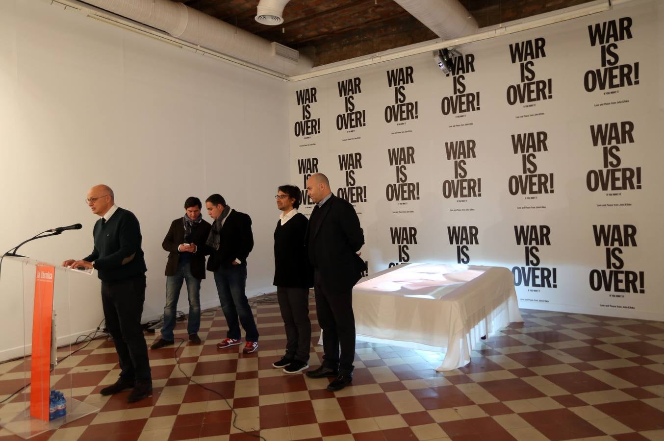 John Lennon y Yoko Ono se acuestan en La Térmica