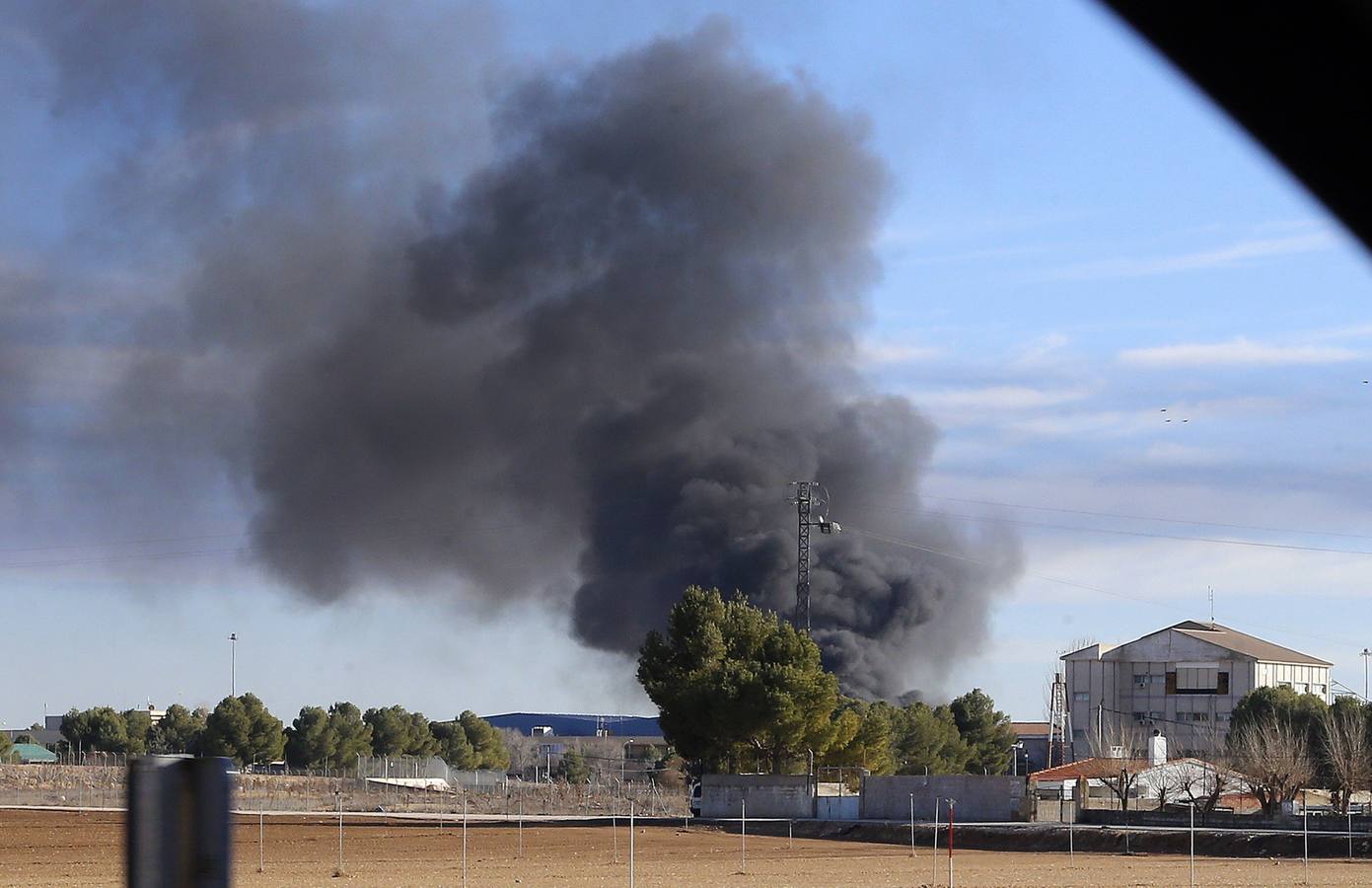 Diez muertos y trece heridos al estrellarse un avión griego de la OTAN en Albacete