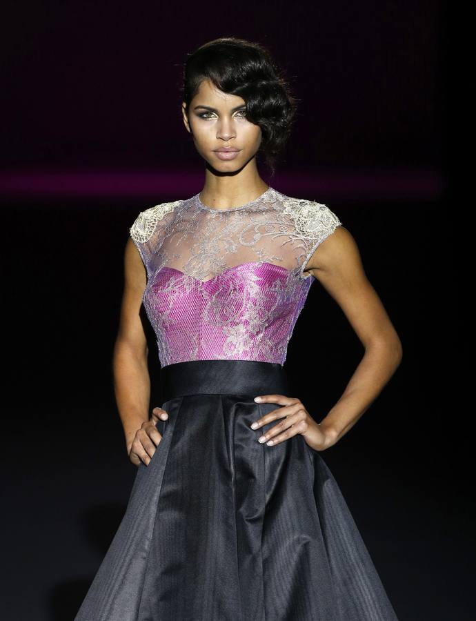 El ecuador de la jornada ha estado marcado por Hannibal Laguna y sus 'luces de España', una colección con la que ha explorado volúmenes y conceptos relacionados con iconos de la cultura española pero sin caer en los tópicos.