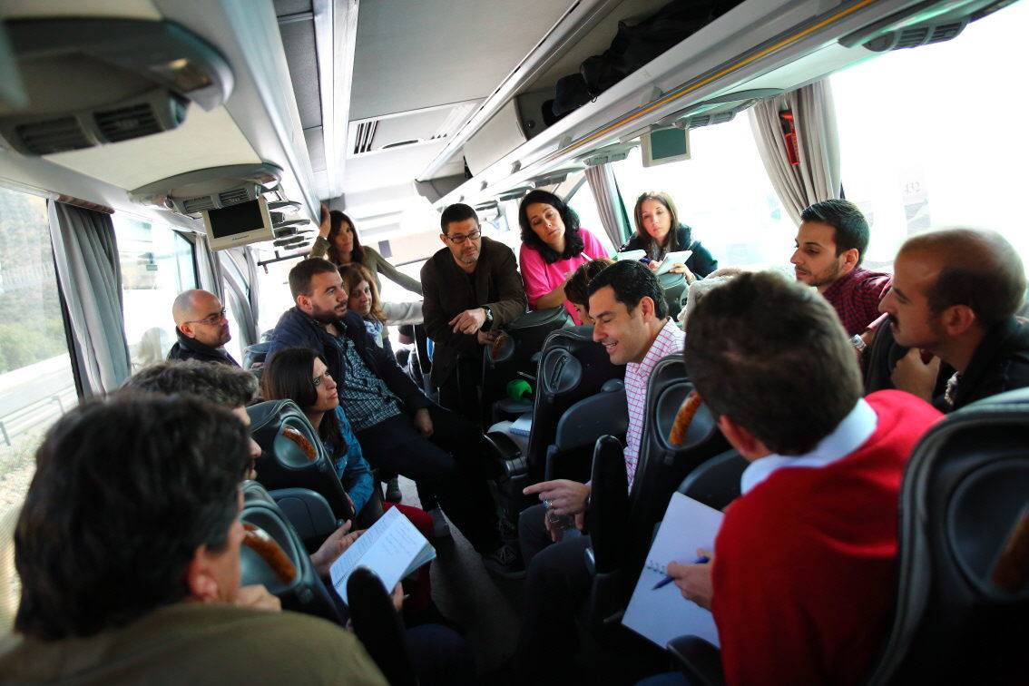 Juanma Moreno en ruta. El Partido Popular a la Junta de Andalucía, no se ha cansado de repetir a su equipo cuál es su mayor preocupación en Andalucía: "El drama más grande que me he encontrado es el paro. No hay varitas mágicas"