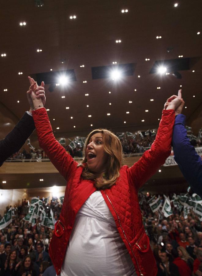 Susana Díaz se crece en Alcalá de Guadaira. En un acto con lleno a rebosar en la localidad sevillana, el 18 de marzo, afirmó que Mariano Rajoy, que “tonto no es, es indolente pero no tonto”, “está de los nervios y tiene “miedo”.