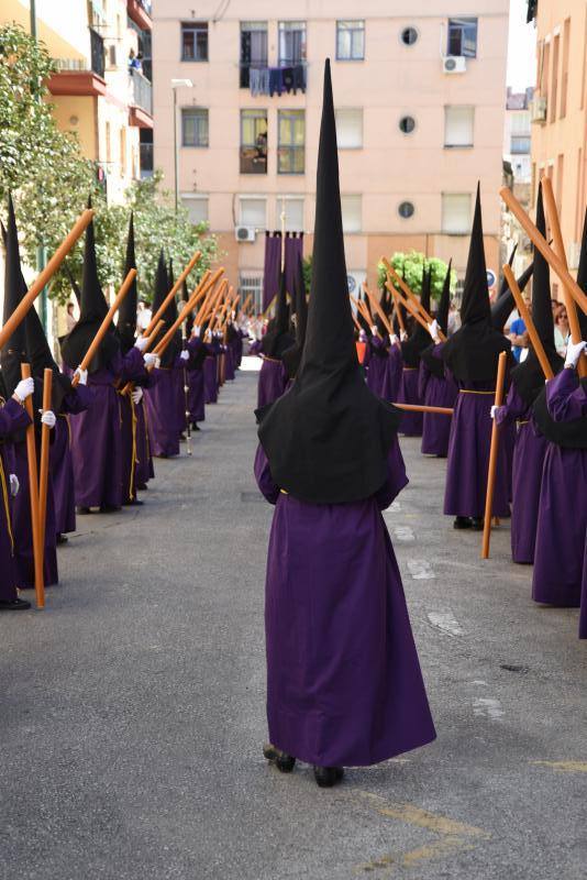 La Hermandad de Crucifixión procesiona en Málaga