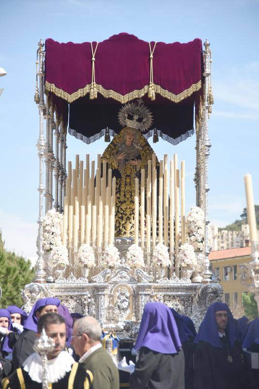 La Hermandad de Crucifixión procesiona en Málaga