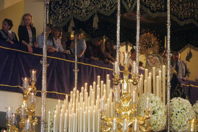 El Rico libera al preso y procesiona por Málaga