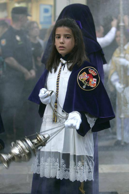 El Rico libera al preso y procesiona por Málaga