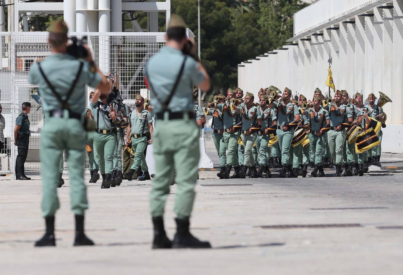 En fotos, el desfile de legionarios y militares de EEUU en el Puerto