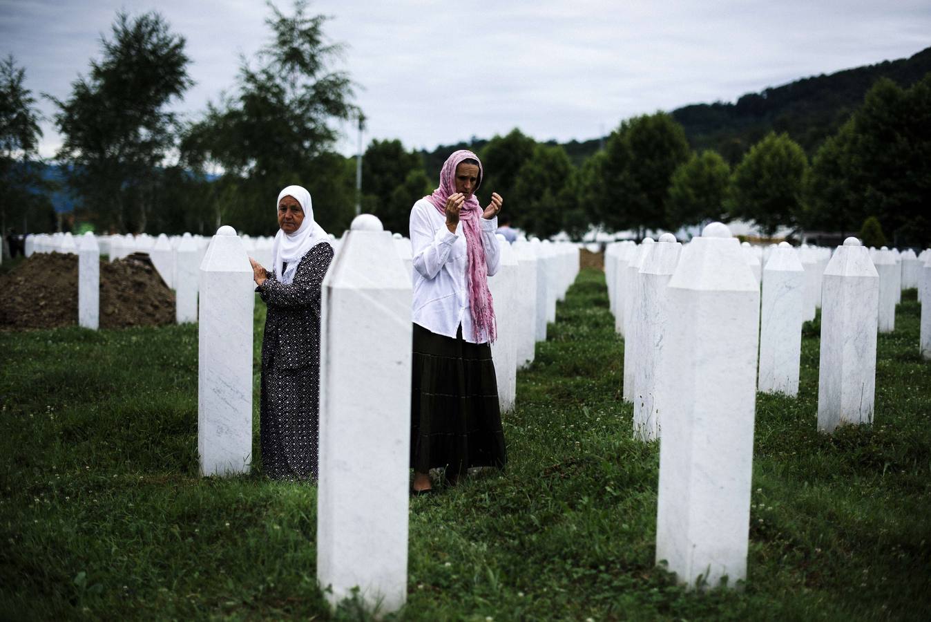 Familiares recuerdan víctimas de la masacre de Srebrenica
