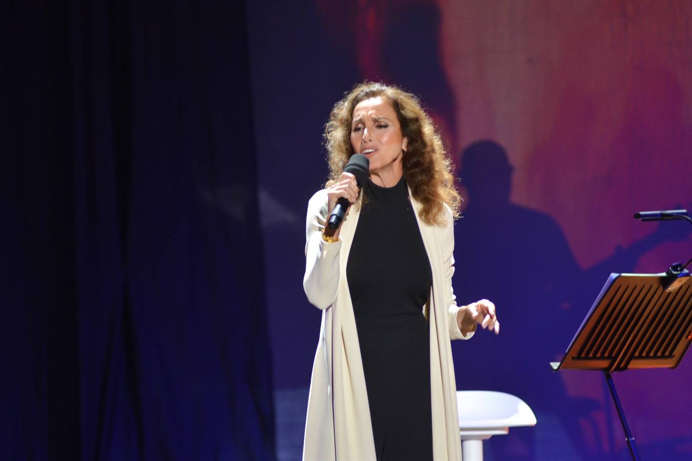 El concierto de Ana Belén y Víctor Manuel, en imágenes