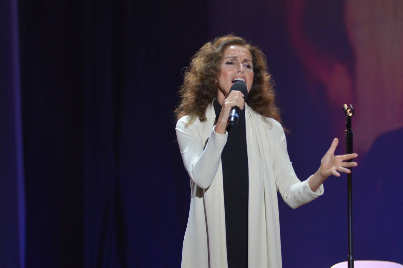 El concierto de Ana Belén y Víctor Manuel, en imágenes