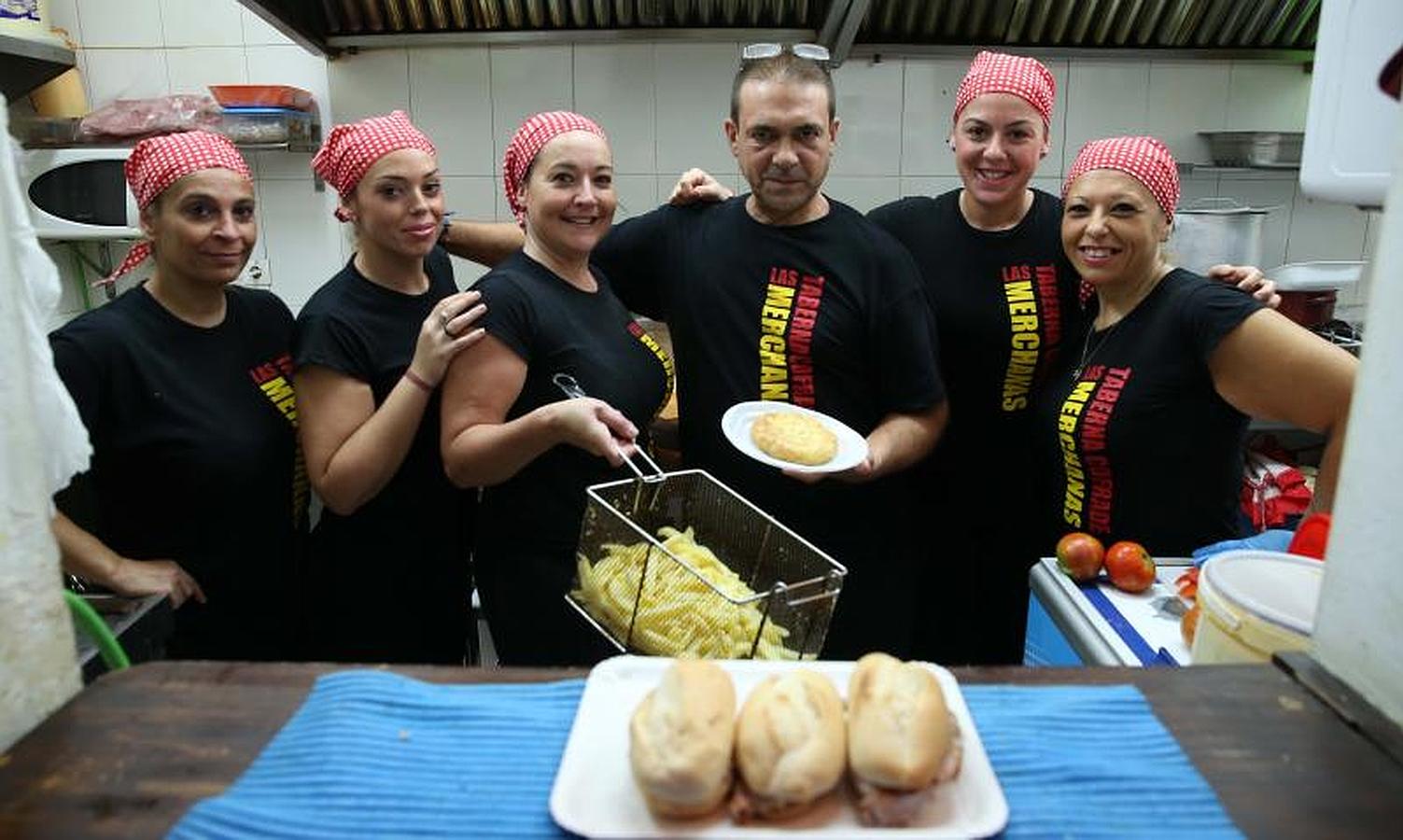 Ambiente del viernes de feria en el Centro de Málaga