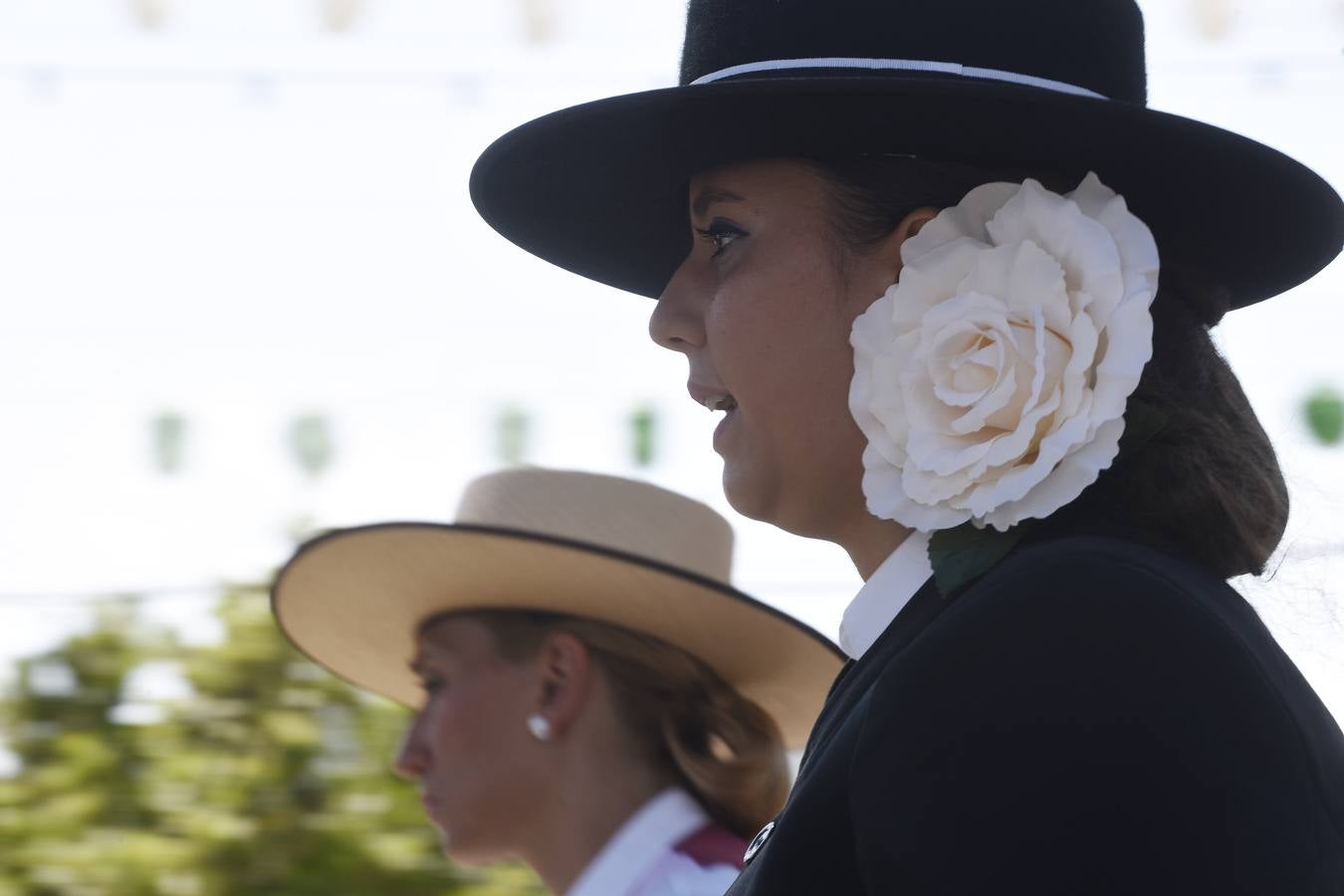 Fotos del ambiente en el Real de la Feria de día el viernes 21