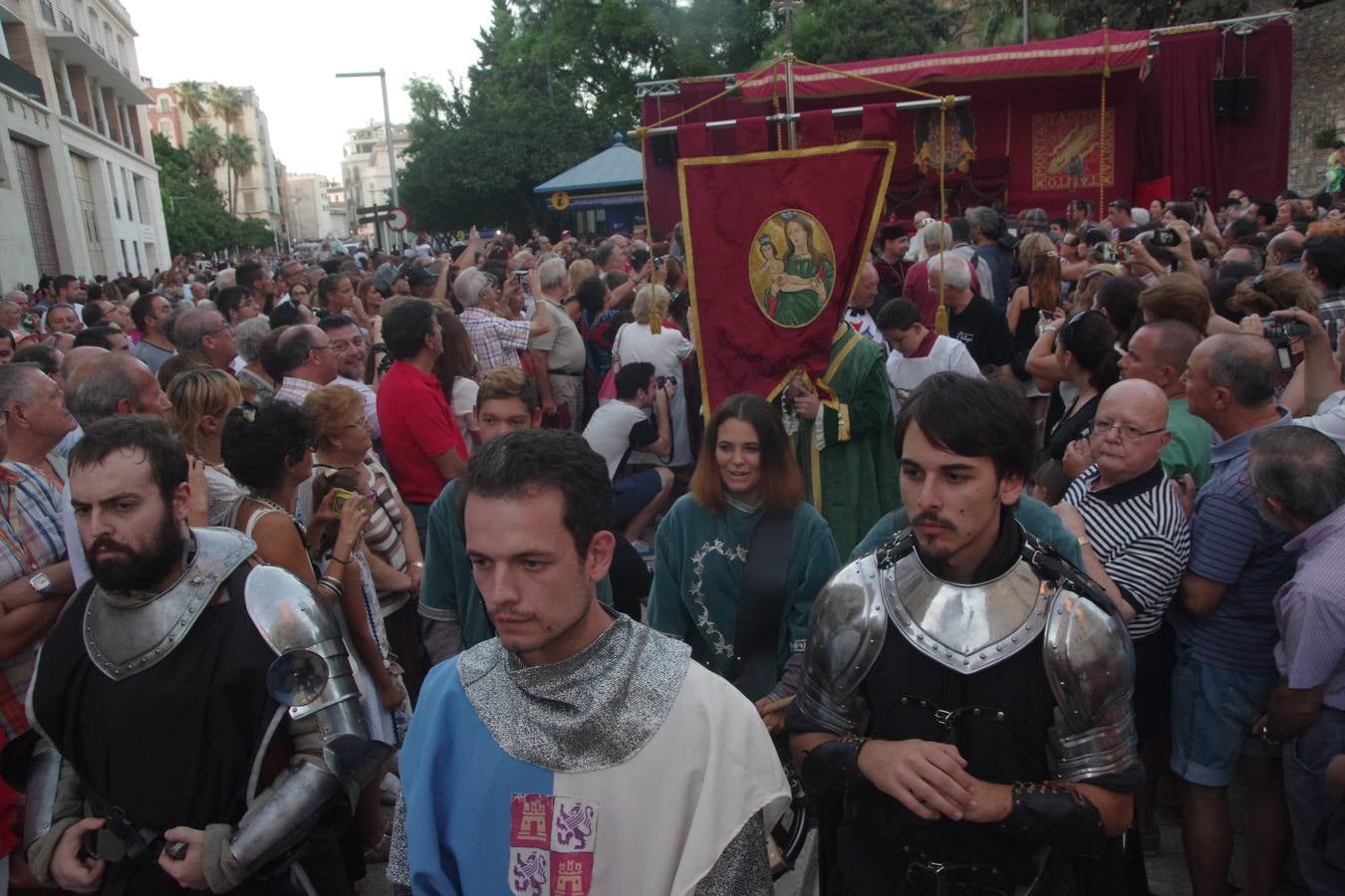 La cabalgata de despedida de la Feria de Málaga, en imágenes