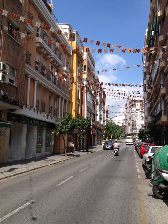 Málaga se engalana para la coronación de la Virgen del Rocío