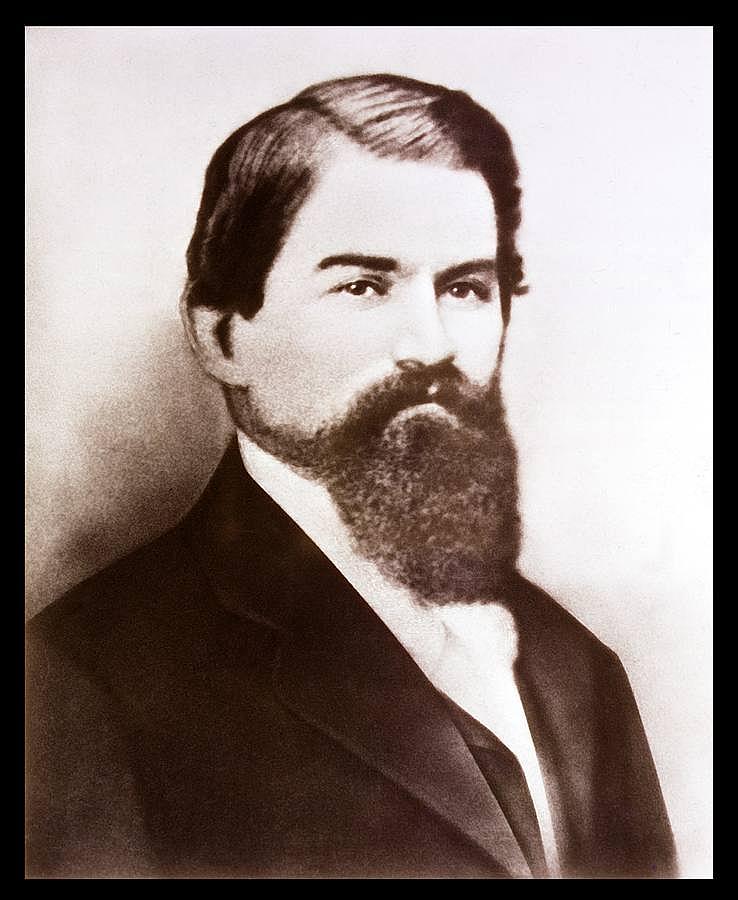 John S. Pemberton, inventor de la Coca-Cola. Este reputado farmacéutico ideó la exitosa bebida mezclando ingredientes en su jardín.