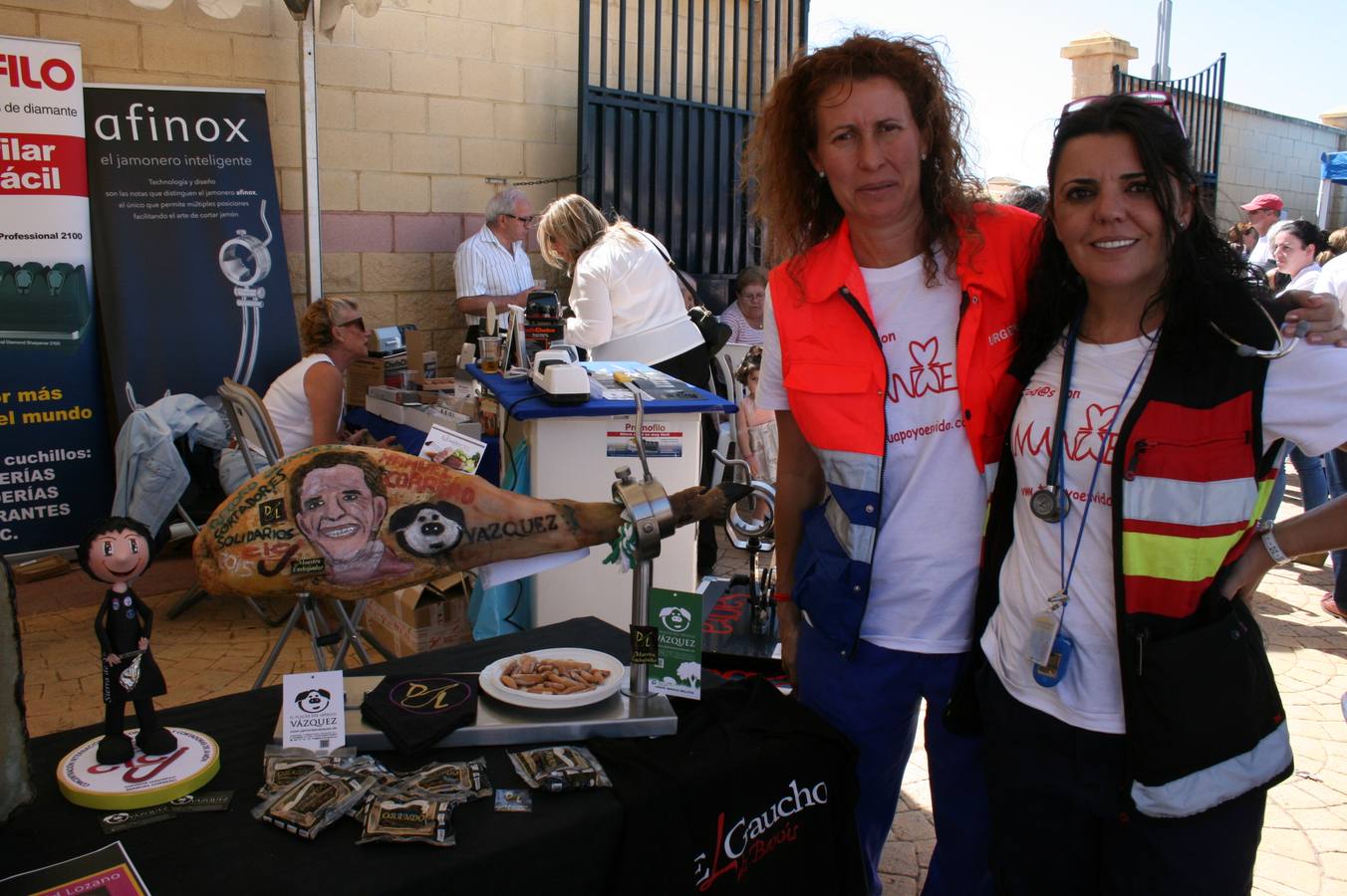 Sierra de Yeguas logra el récord Guinness de cortadores de jamón