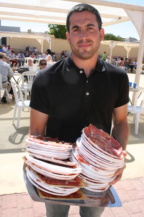 Sierra de Yeguas logra el récord Guinness de cortadores de jamón