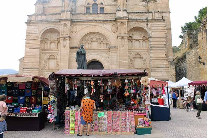 El &#039;Mercado de la Prehistoria&#039; de Antequera, en imágenes