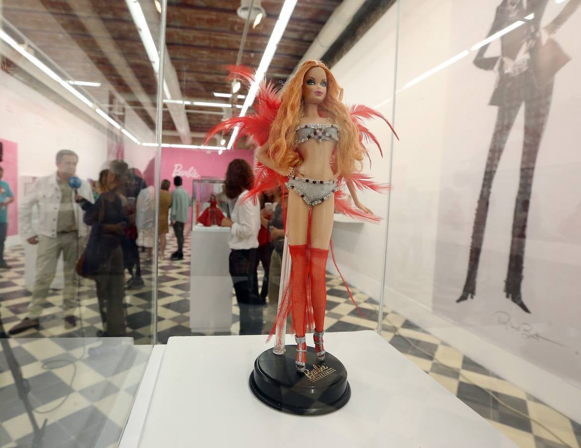 Las mejores fotos de la exposición &#039;Barbie y la historia de la moda&#039; (I)
