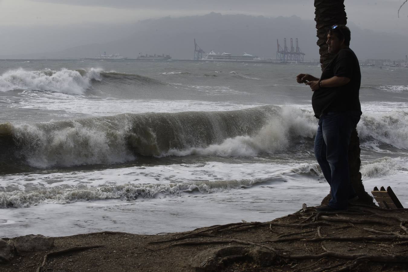 Fotos del temporal de este domingo en Málaga capital