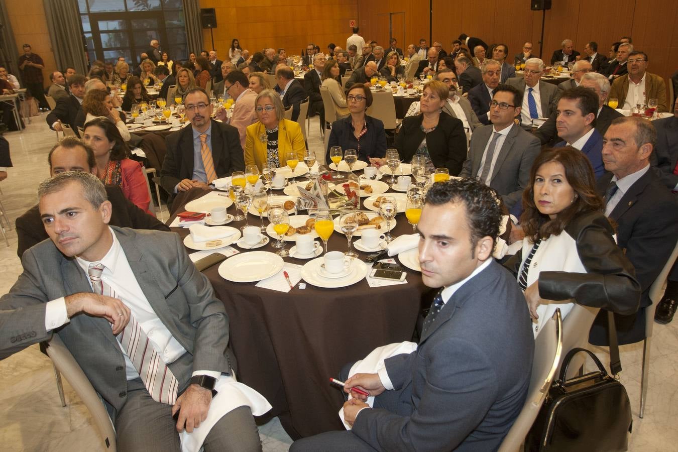 Mesas de invitados al foro de SUR &#039;Los retos de futuro&#039;