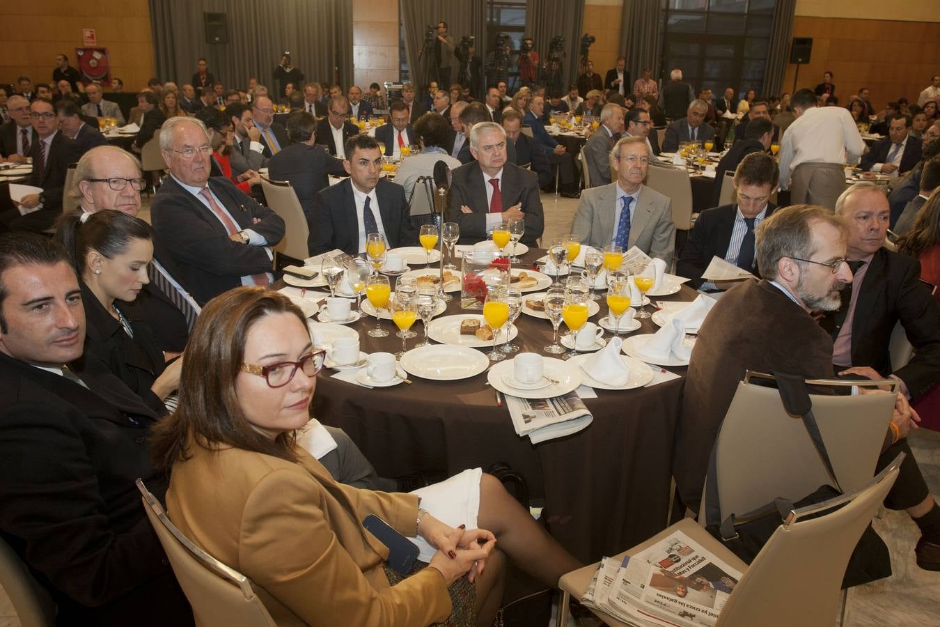 Mesas de invitados al foro de SUR &#039;Los retos de futuro&#039;