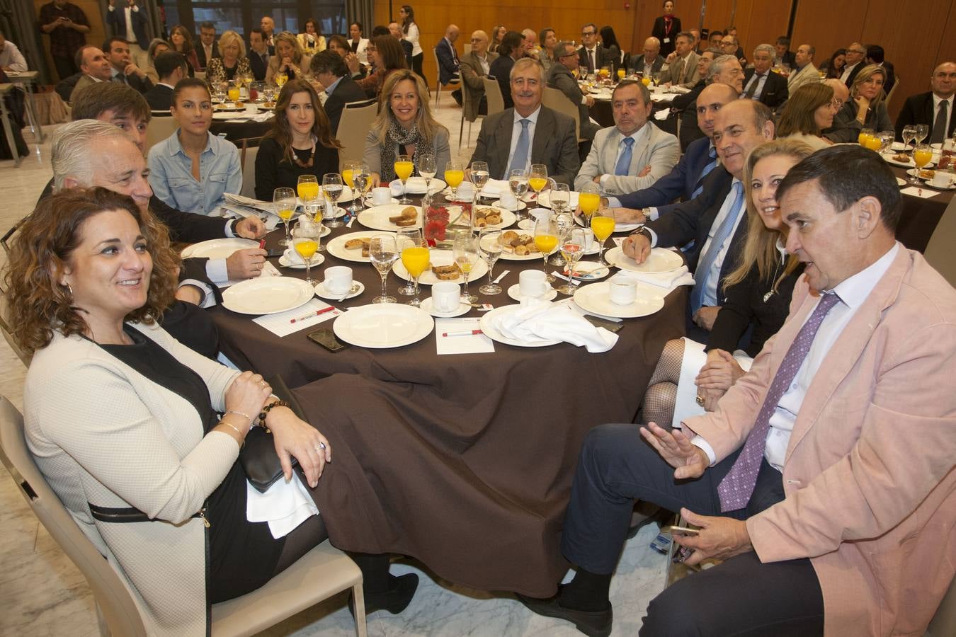 Mesas de invitados al foro de SUR &#039;Los retos de futuro&#039;
