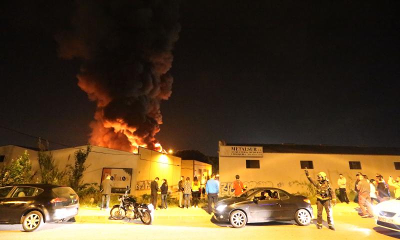 Incendio en el polígono El Viso