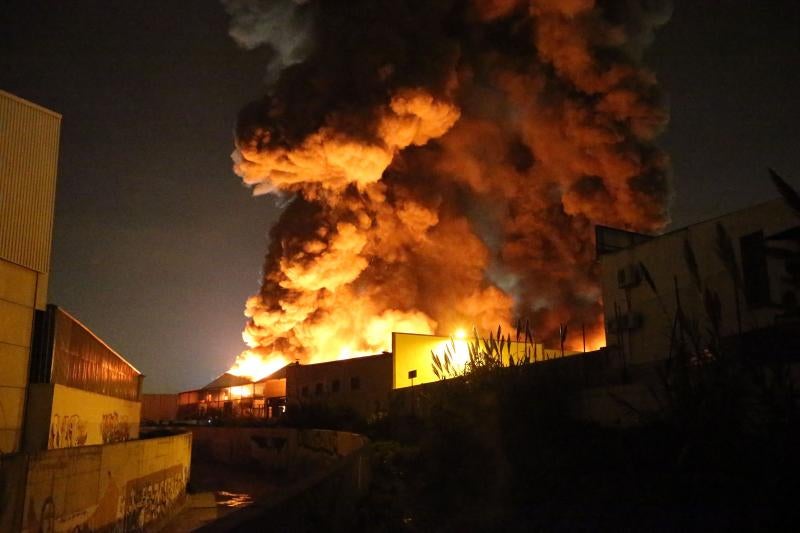 Incendio en el polígono El Viso