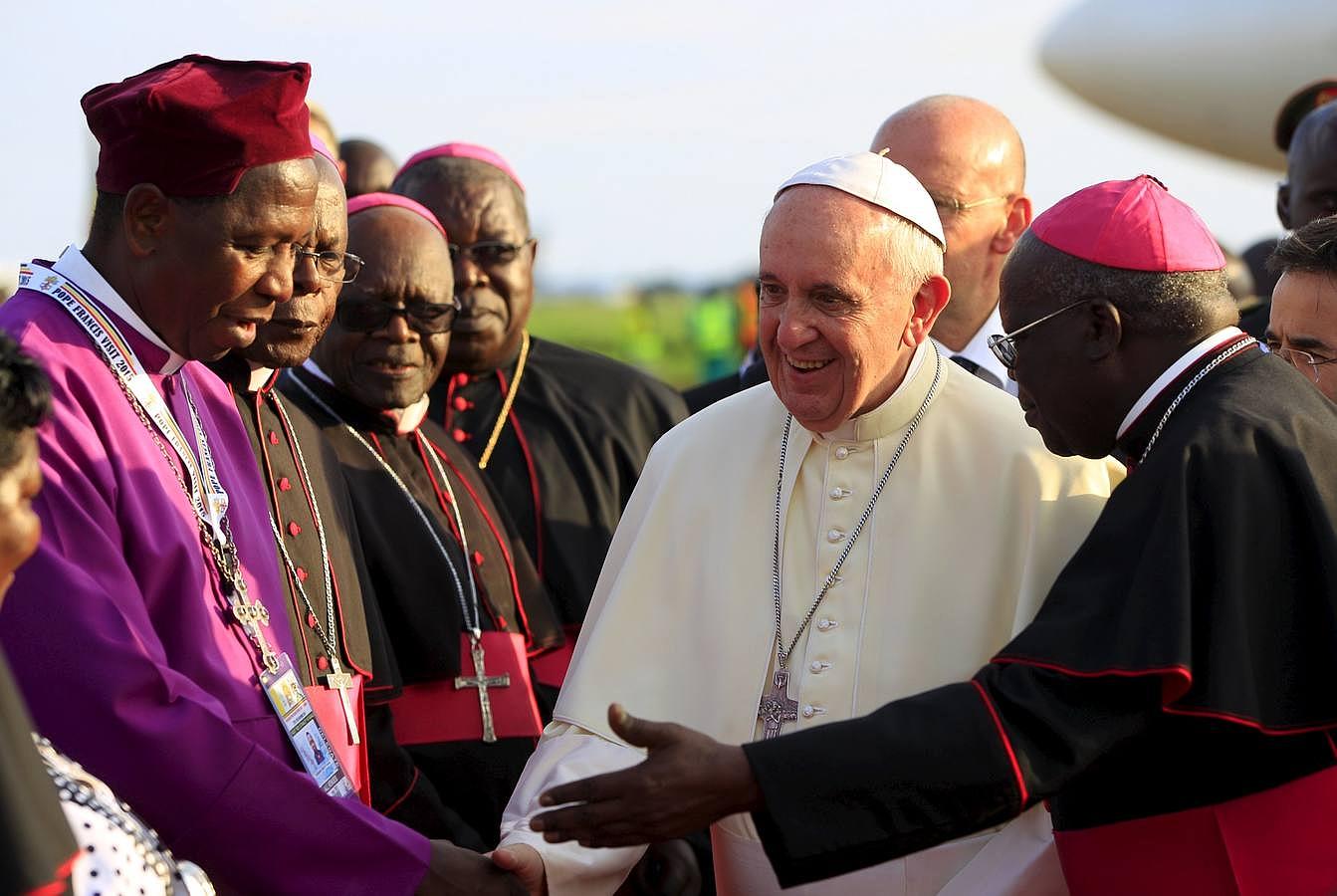 Uganda baila para recibir al Papa