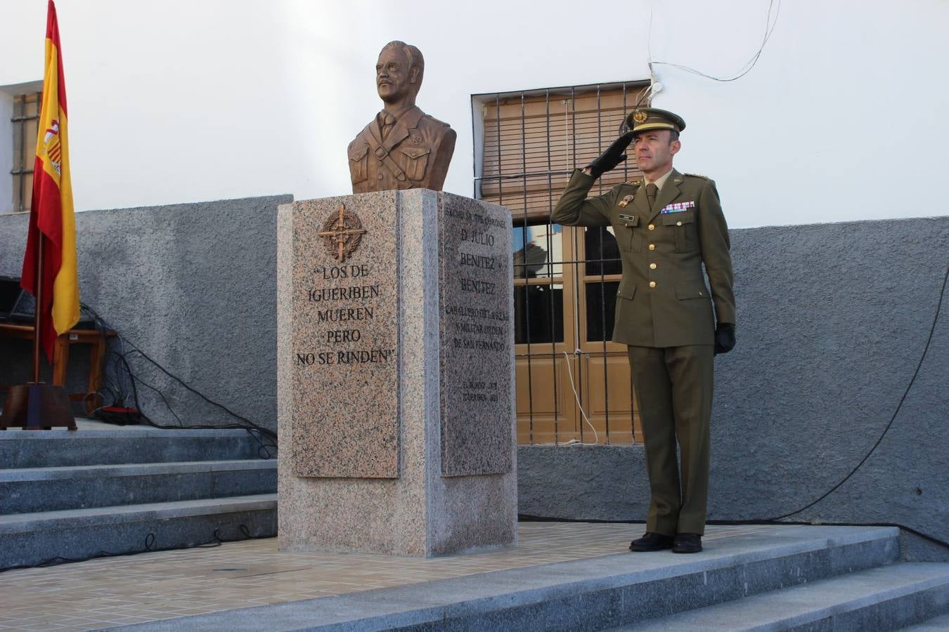Homenaje al comandante Benítez en El Burgo