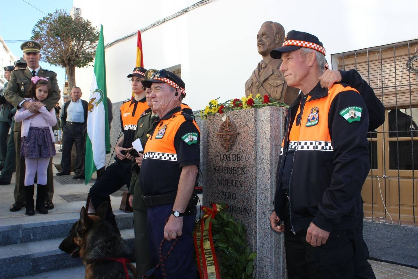 Homenaje al comandante Benítez en El Burgo