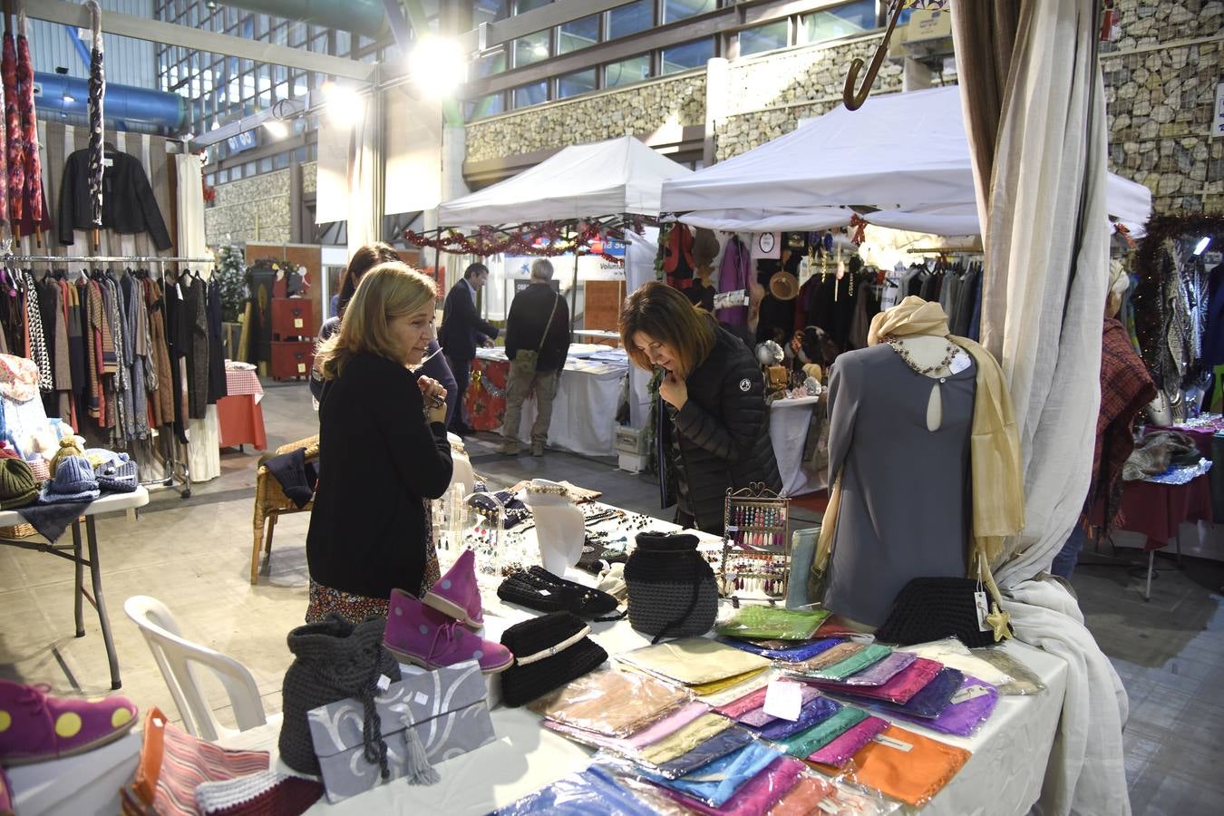 Fotos de la inauguración del Rastrillo de Nuevo Futuro