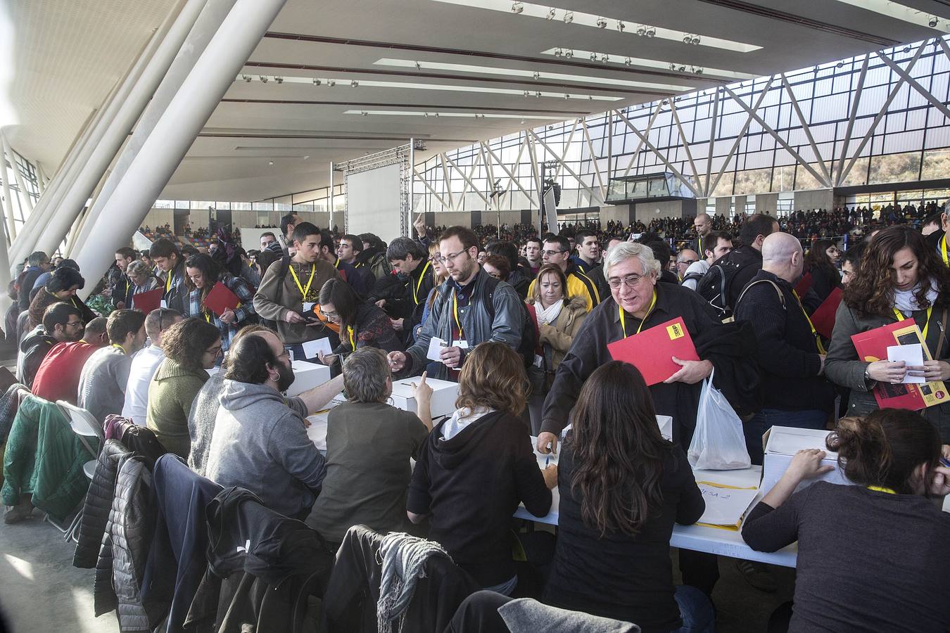 La CUP vota en asamblea si inviste a Artur Mas