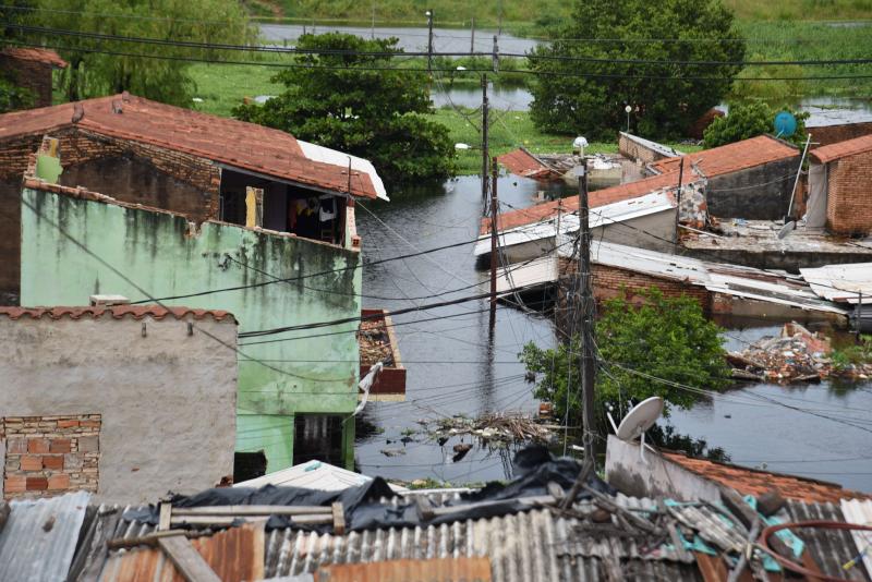 Asunción, bajo las aguas