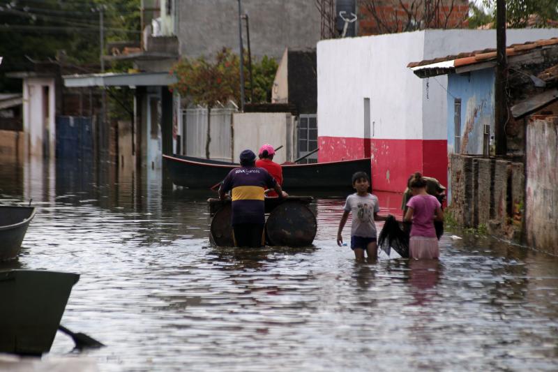 Asunción, bajo las aguas