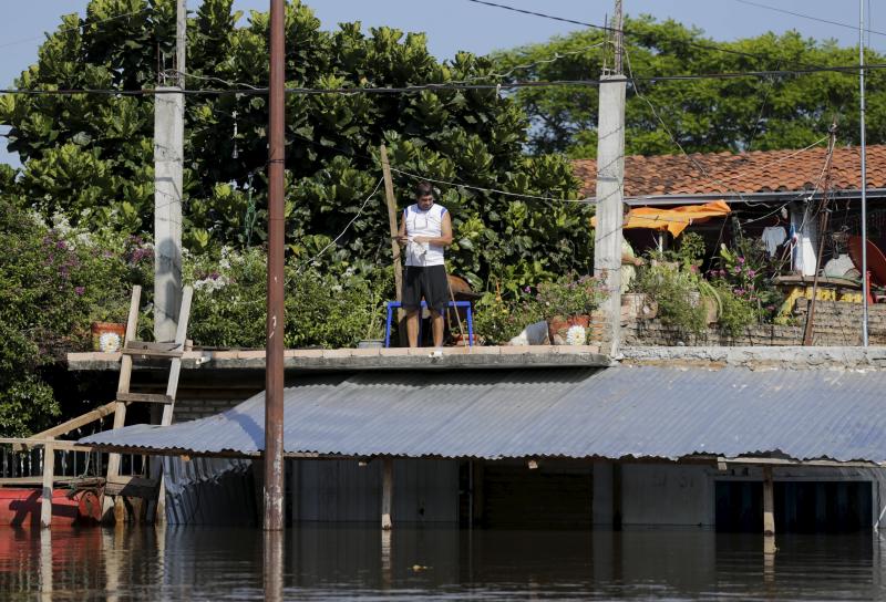 Asunción, bajo las aguas