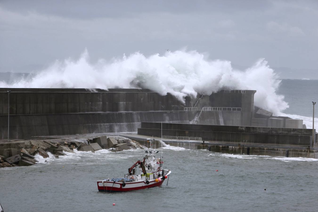 Alerta roja en las costas de A Coruña