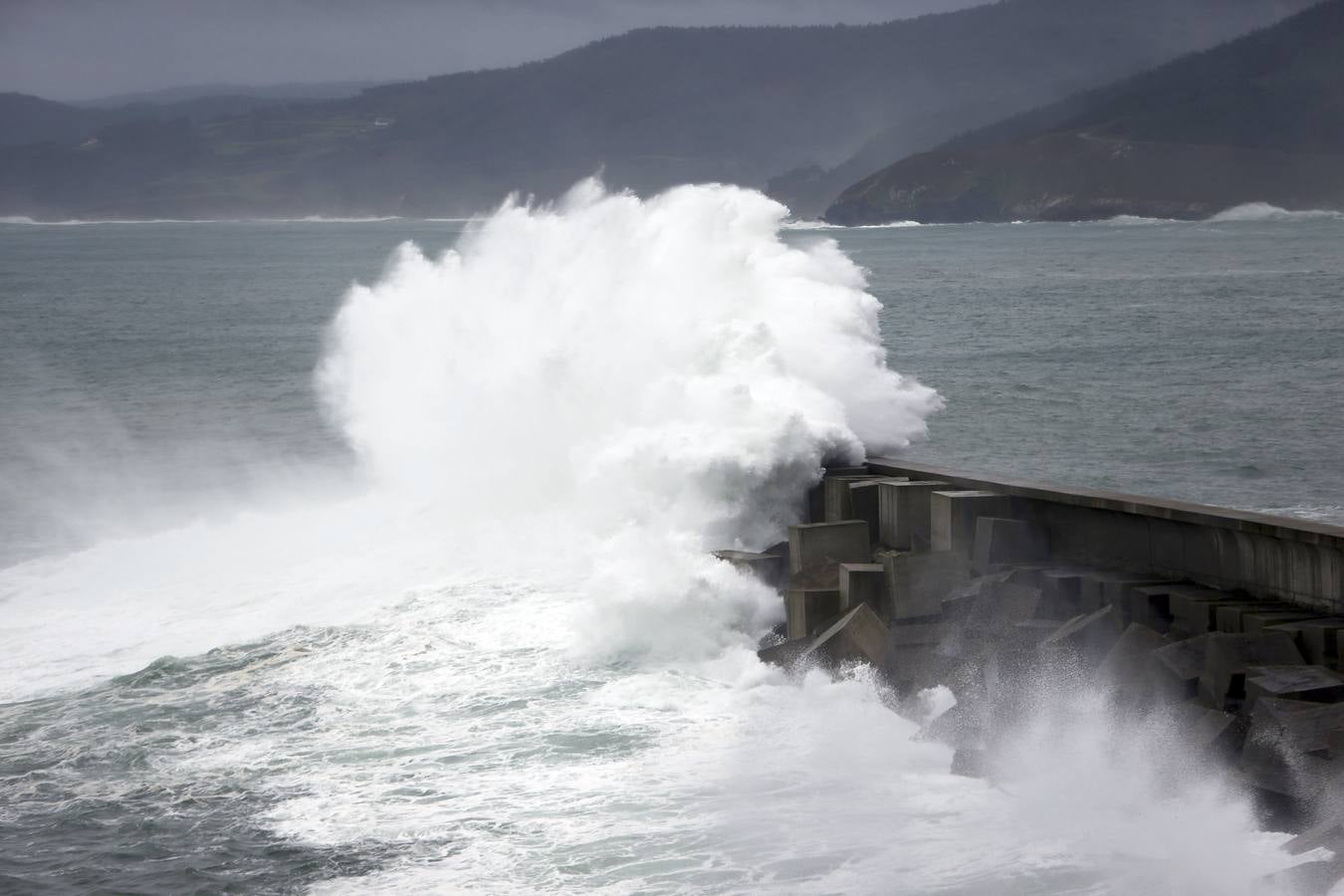 Alerta roja en las costas de A Coruña