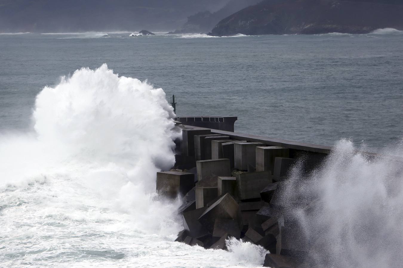 Alerta roja en las costas de A Coruña