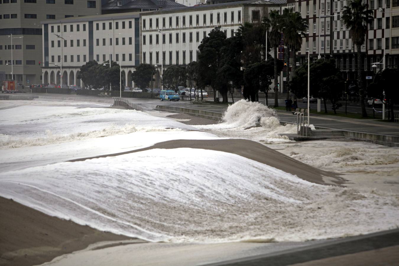 Alerta roja en las costas de A Coruña